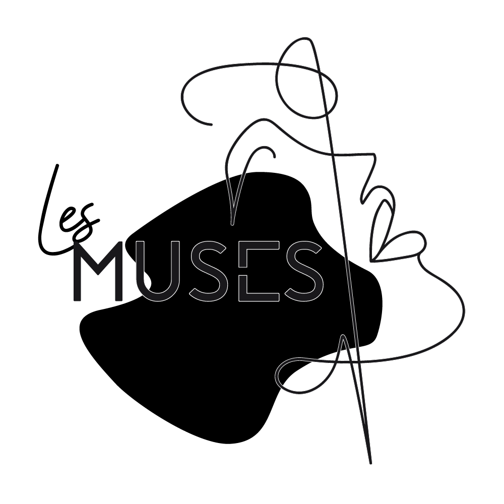 Les Muses cette entreprise a été accompagnée par l'agence de communication SHEBAM - Logo en noir
